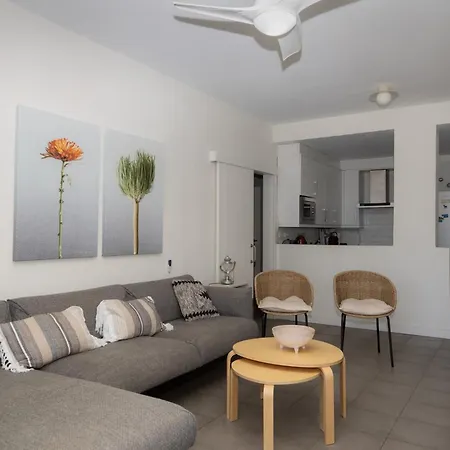 Vistas Al Mar Junto A La Playa 3d